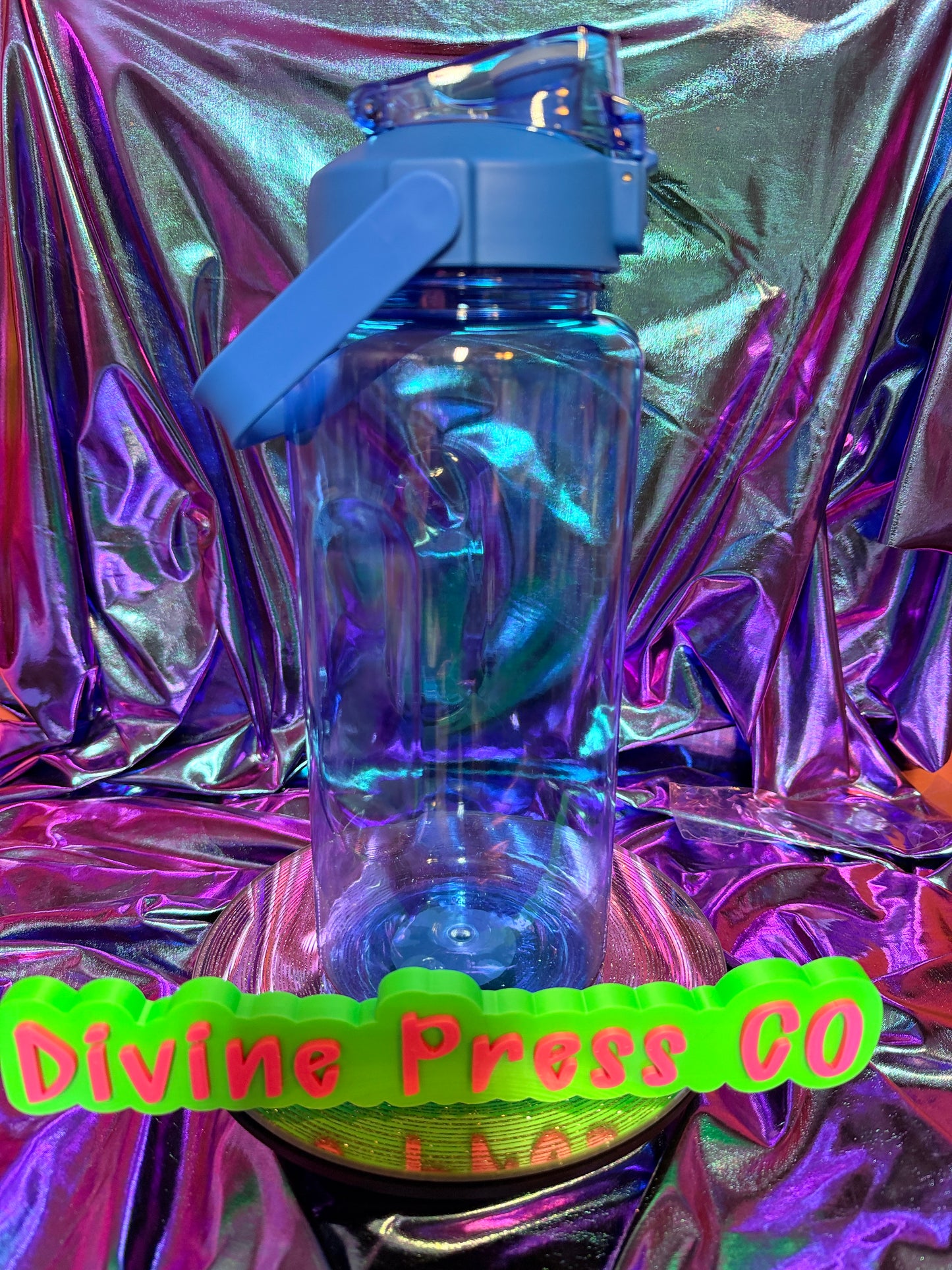 70oz DRINKING BOTTLE (Not Snowglobe)